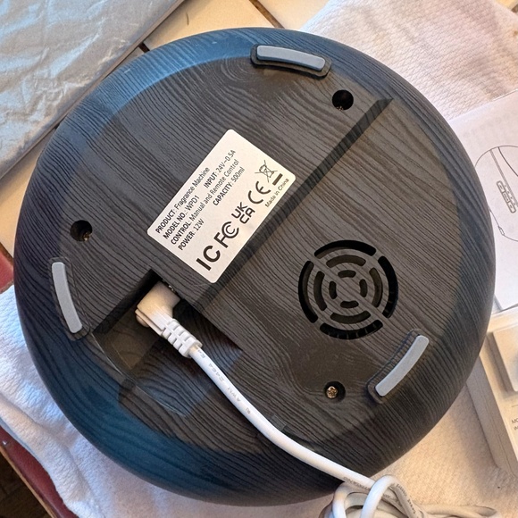 NIB Essential Oil Diffuser - Picture 9 of 12